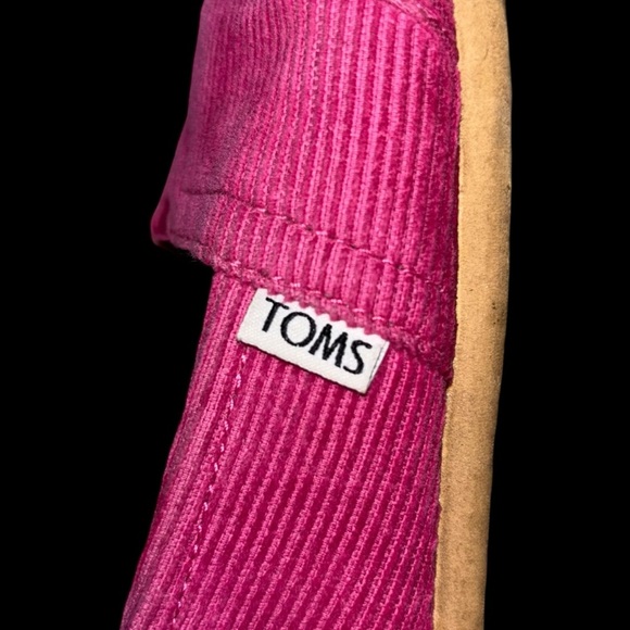 TOMS | Pink Corduroy Classic Slip-On Shoes | W6.5 - Picture 7 of 11